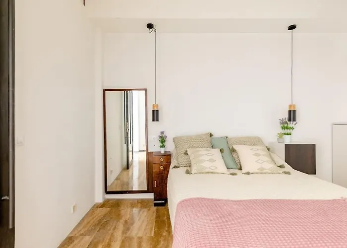 Cozy Loft Patio+Pool +Wifi